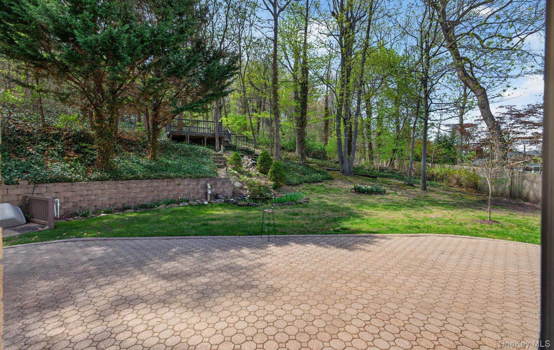 16 E Slope Road – For Sale photo 40
