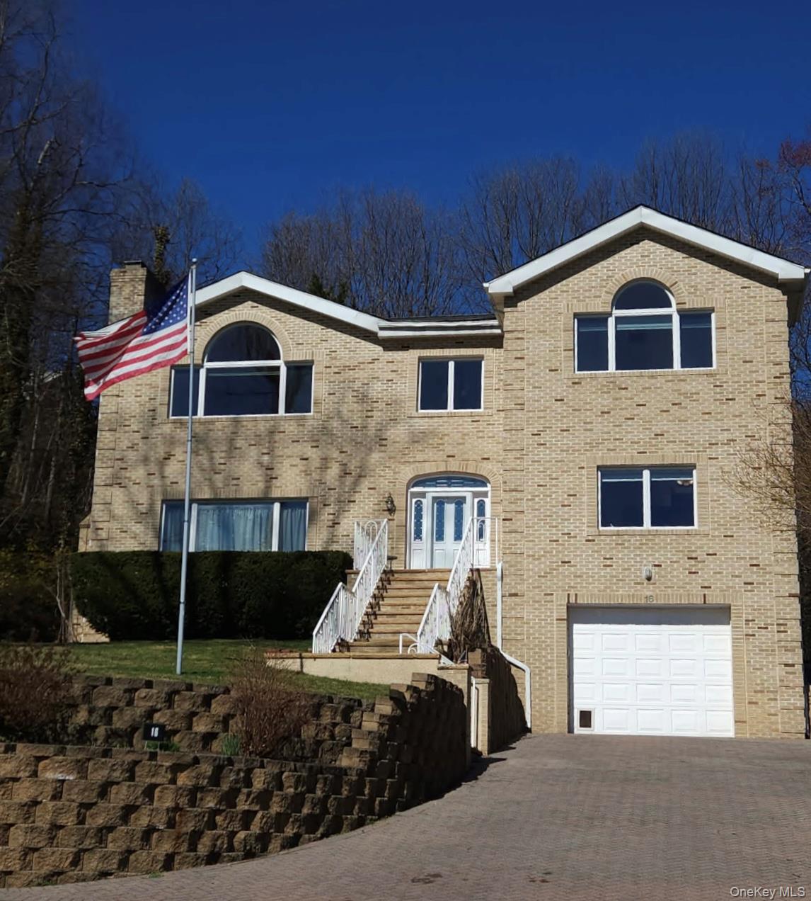 16 E Slope Road – For Sale photo 2