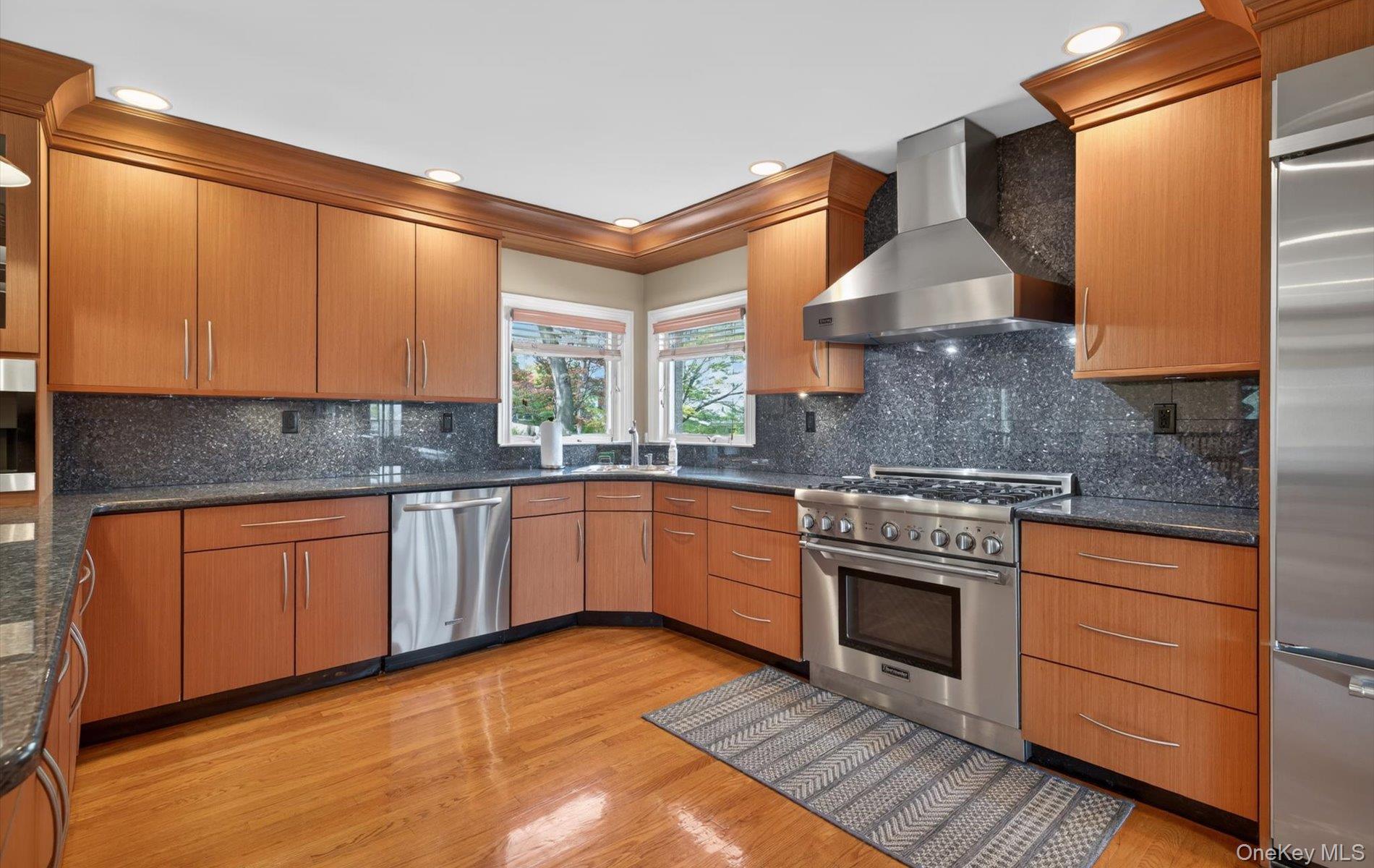 16 E Slope Road – For Sale photo 11
