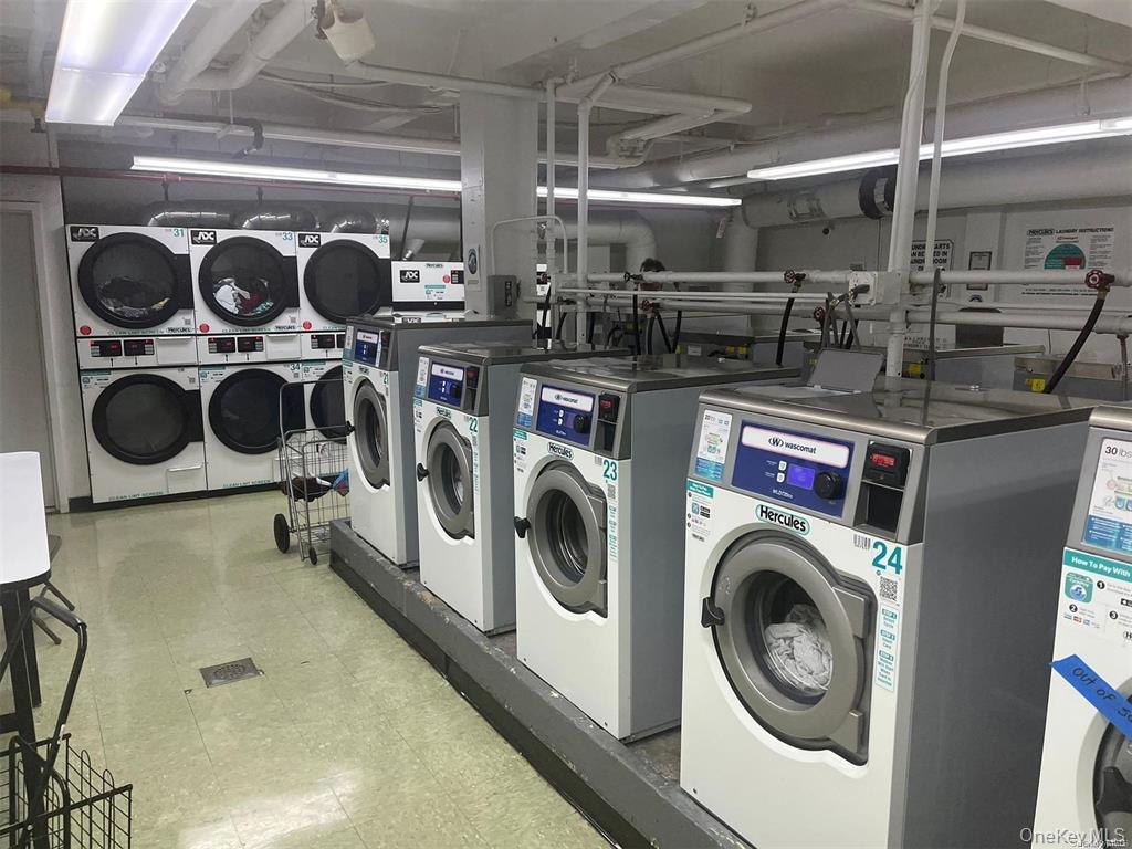 89-15 Parsons Boulevard, Unit 10E photo 10