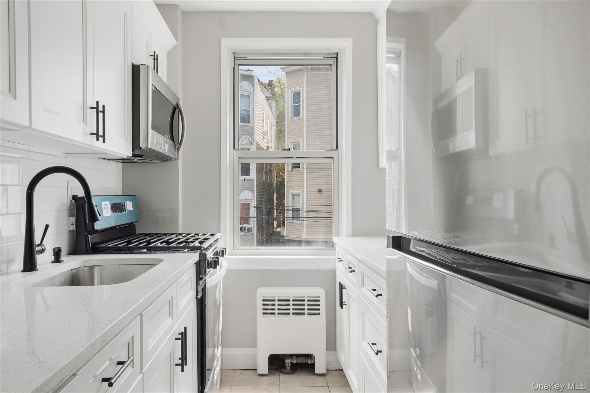 134 Ravine Avenue, Unit 3B photo 2