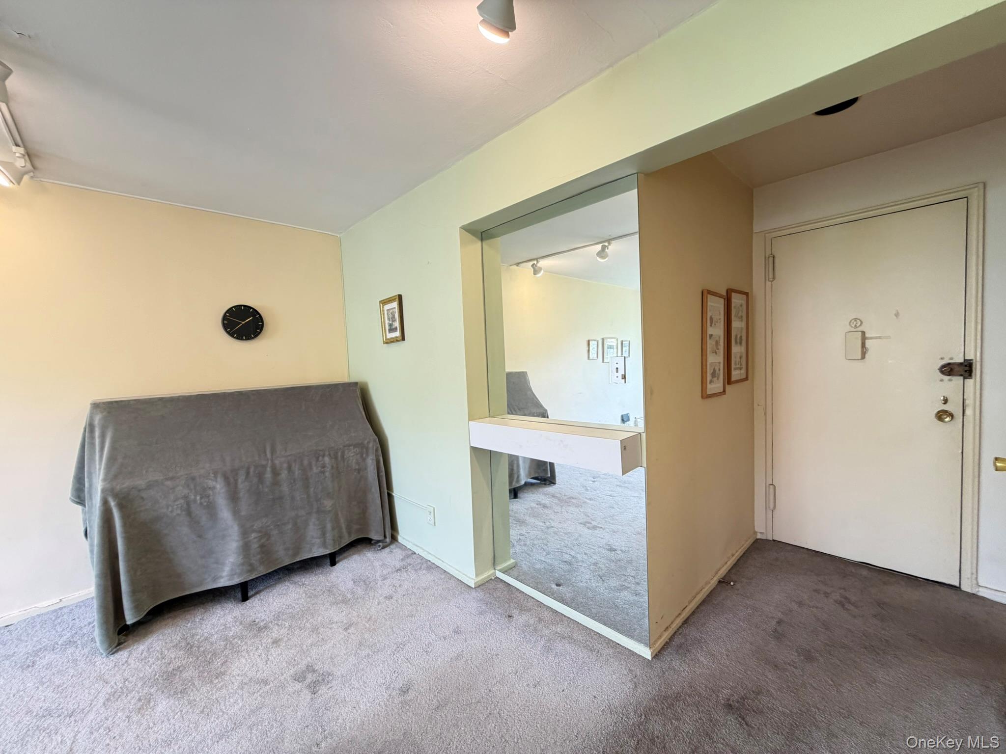 185 S Middle Neck Road, Unit 3G photo 2