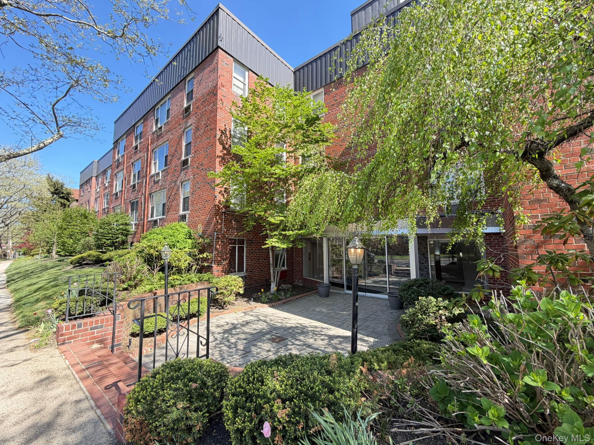 185 S Middle Neck Road, Unit 3G photo 4