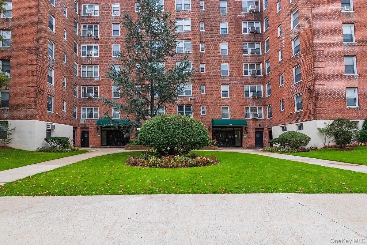 14214 26th Avenue, Unit 3F