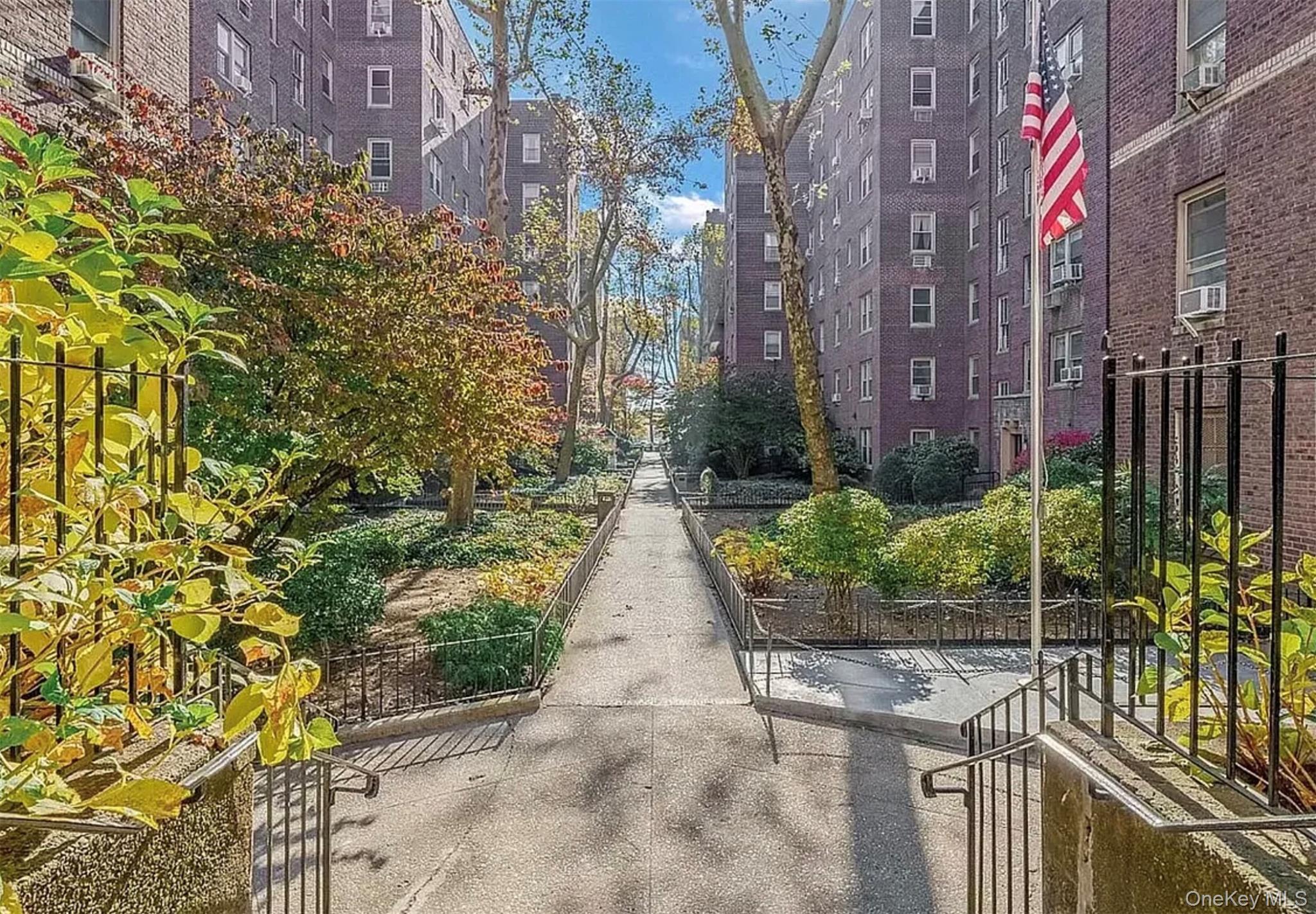 4310 48th Avenue, Unit 4M photo 2