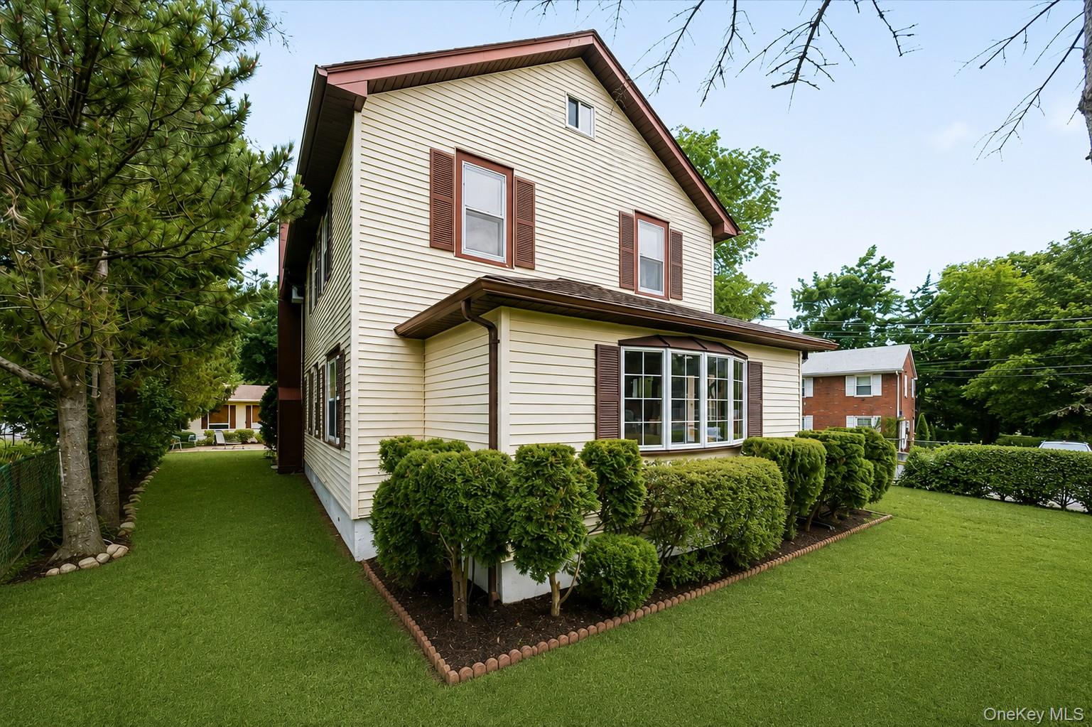 24 Lincoln Street – For Sale photo 3