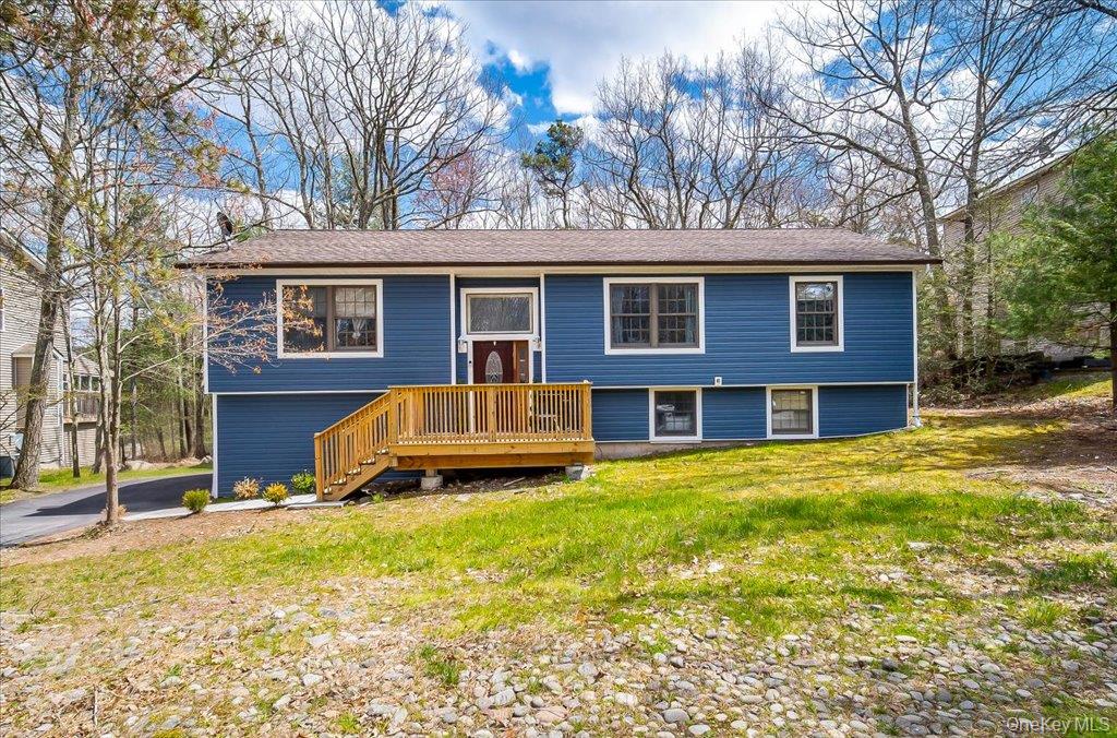 8 Lake Shore Drive W – For Sale