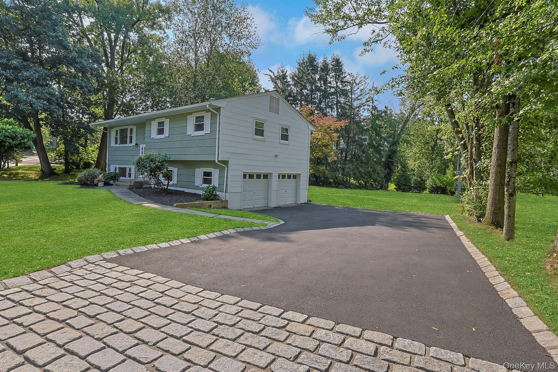 171 Austin Avenue – For Sale photo 3