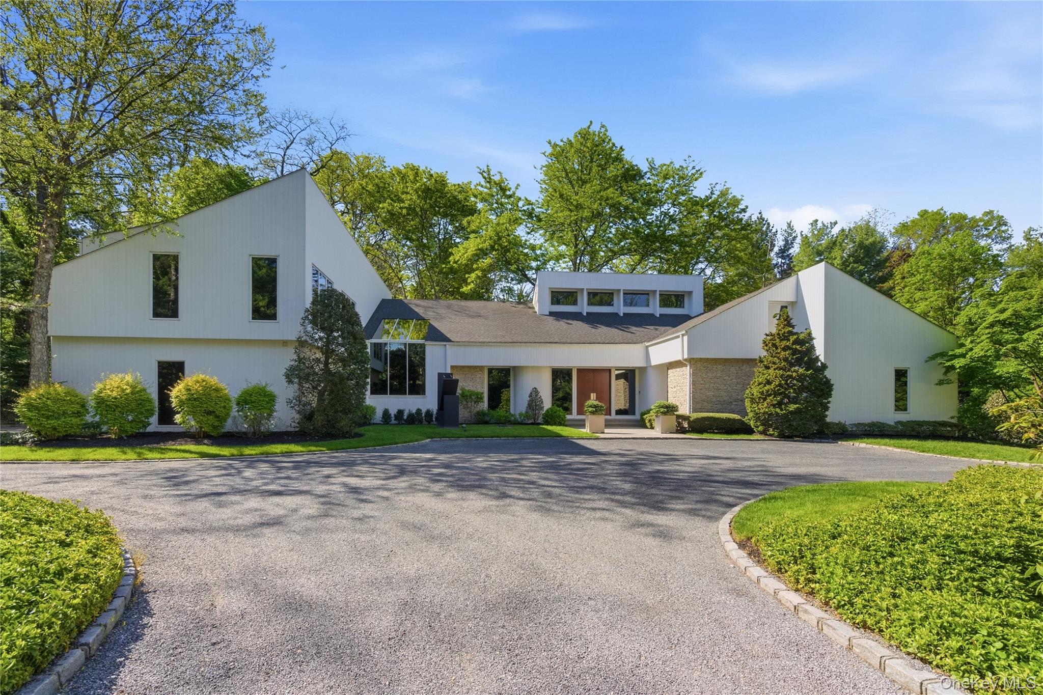 93 Hoaglands Lane – For Sale