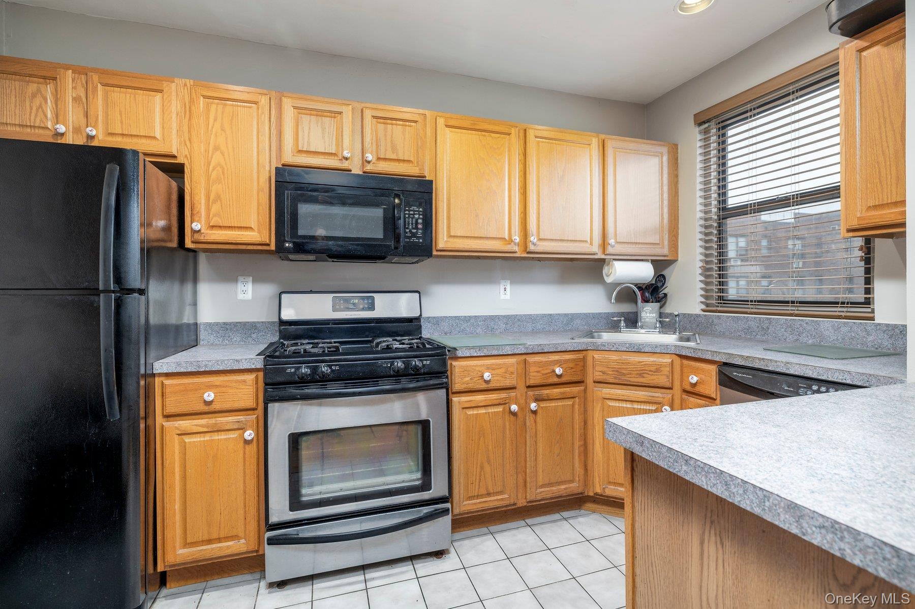 1 Jefferson Avenue, Unit H8 photo 6