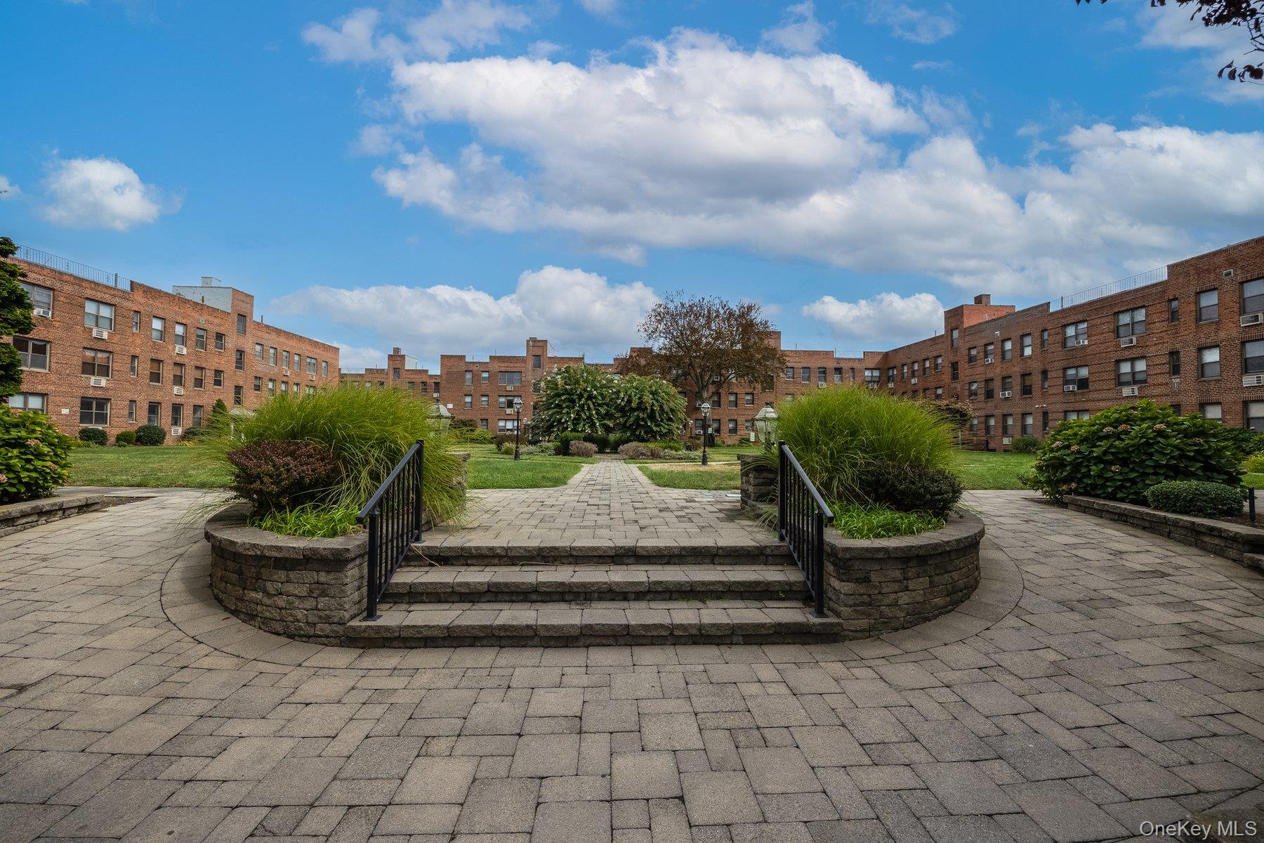 1 Jefferson Avenue, Unit H8