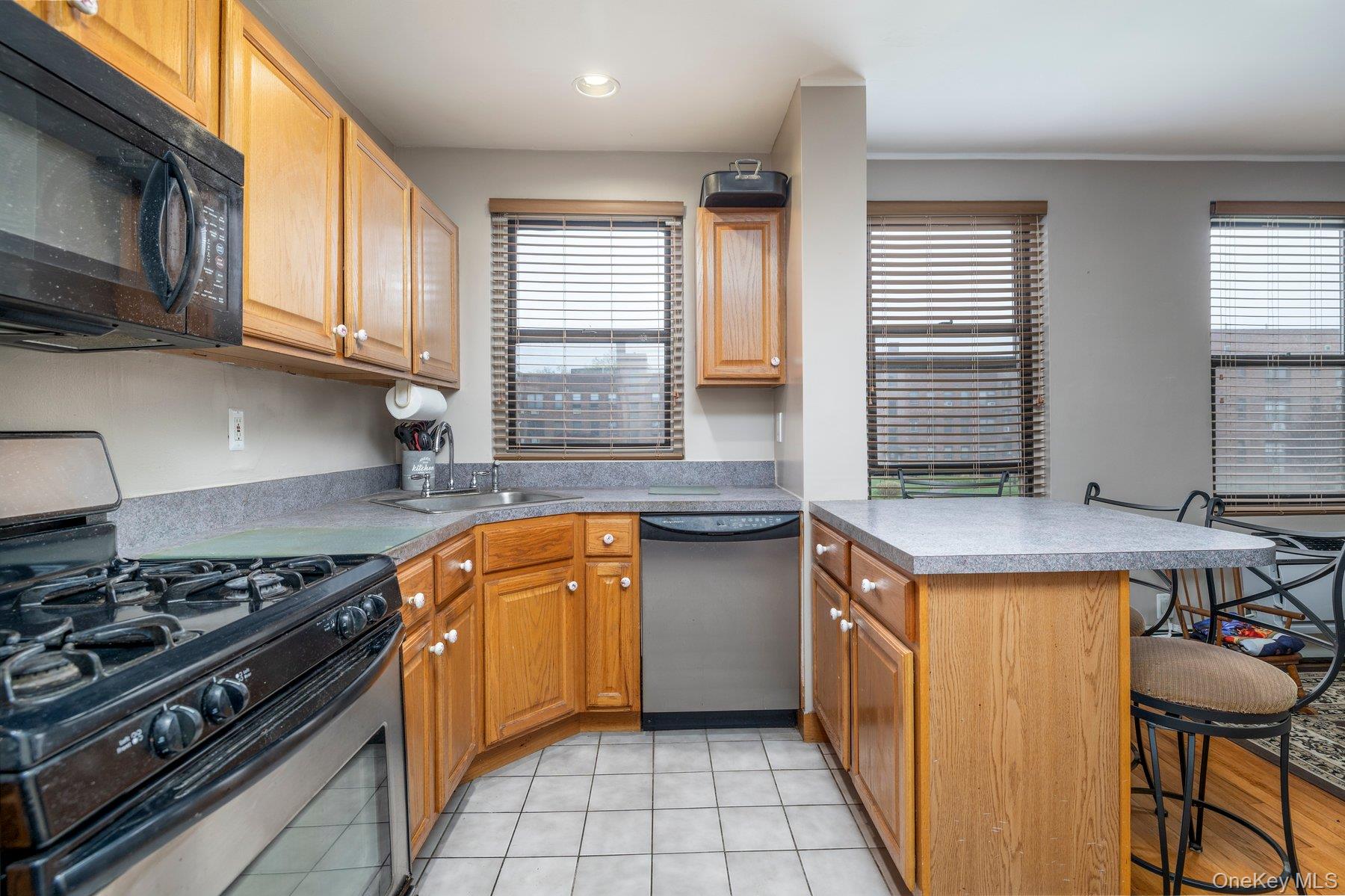 1 Jefferson Avenue, Unit H8 photo 7