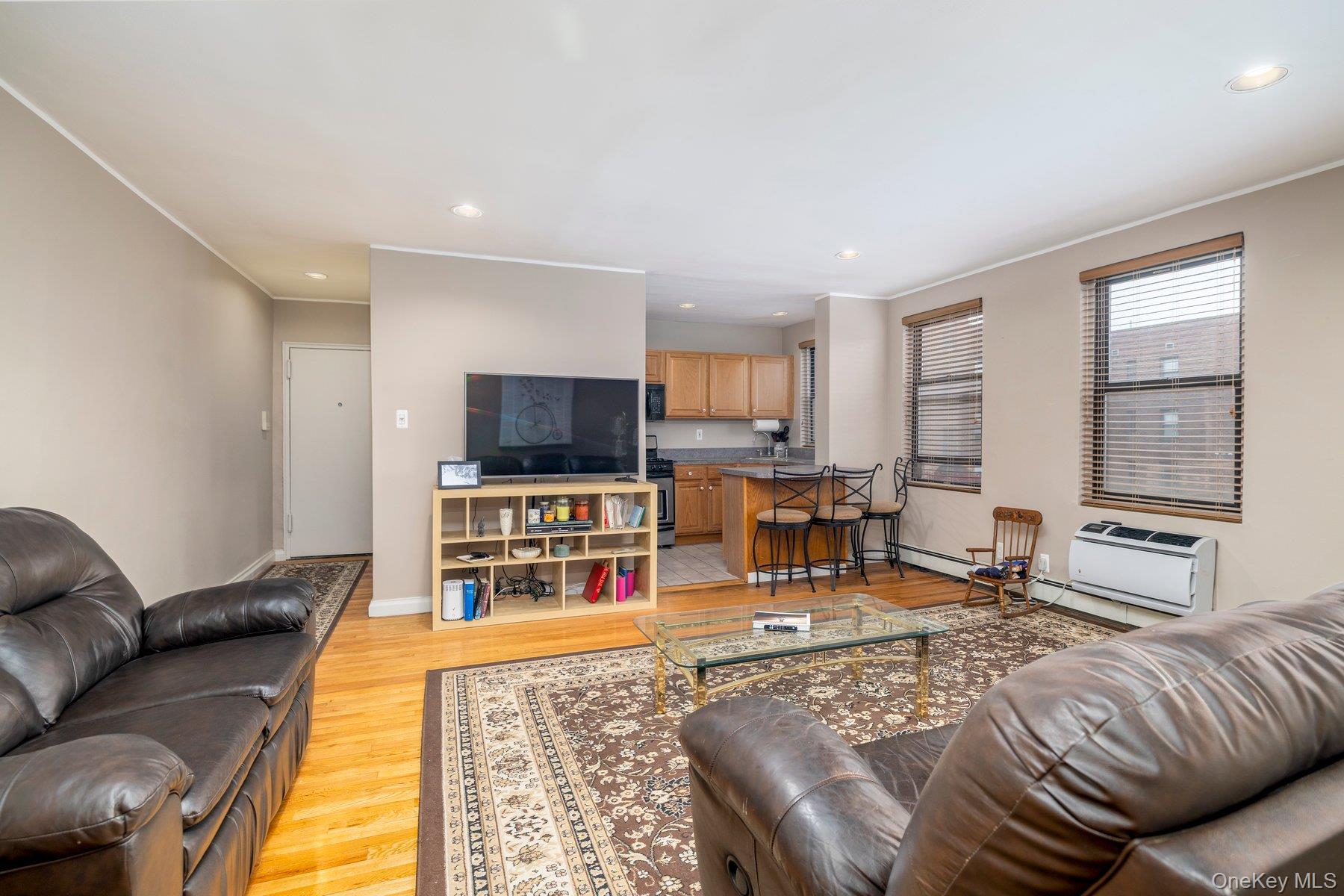 1 Jefferson Avenue, Unit H8 photo 3