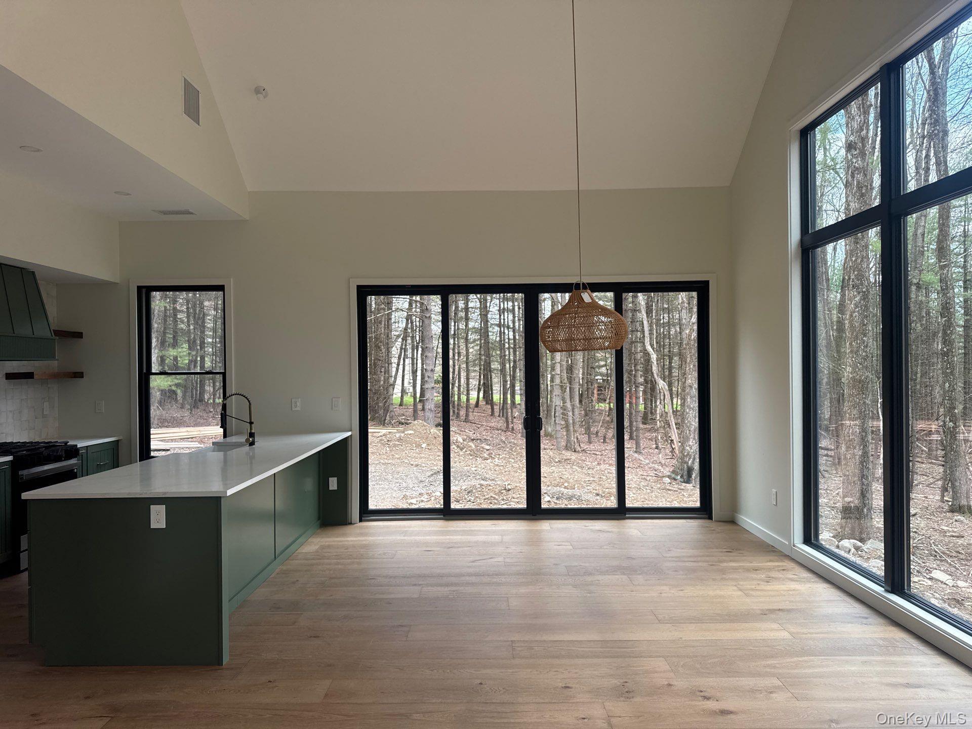 720 Upper Cherrytown Road – For Sale photo 4
