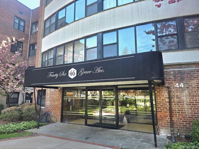 46 Grace Avenue, Unit 2J