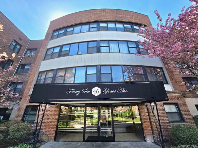 46 Grace Avenue, Unit 2J photo 2