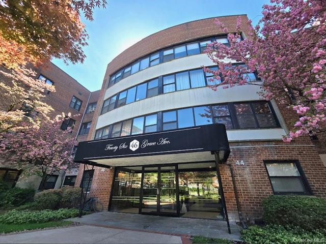 46 Grace Avenue, Unit 2J photo 3