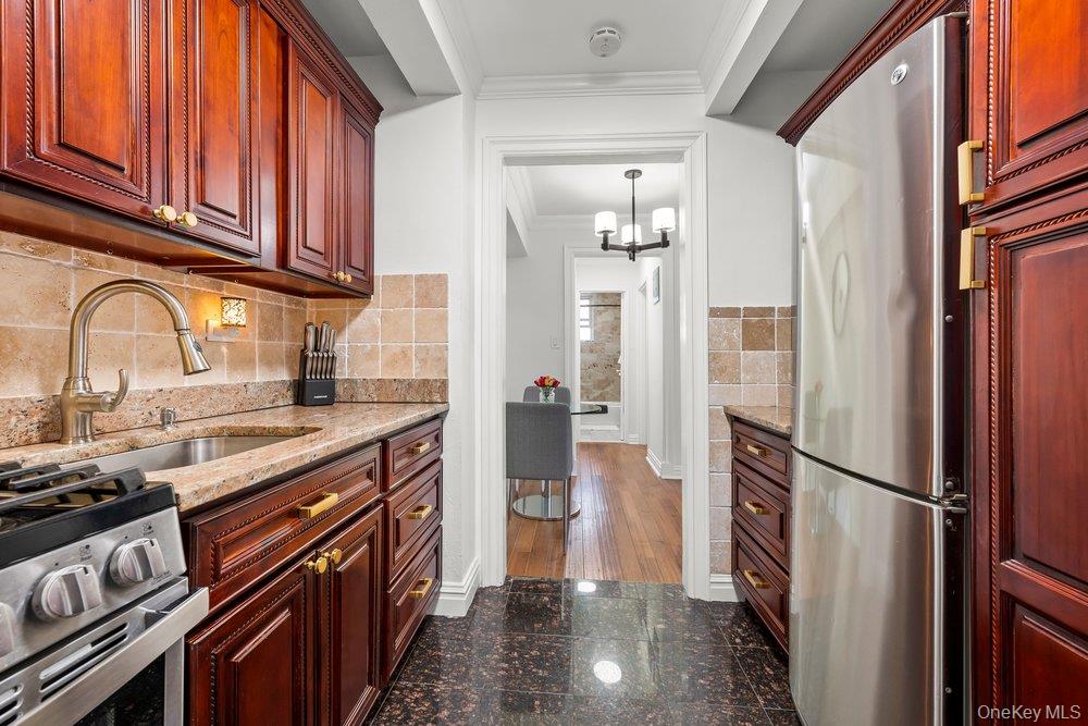 84-50 169th Street, Unit 611 photo 4