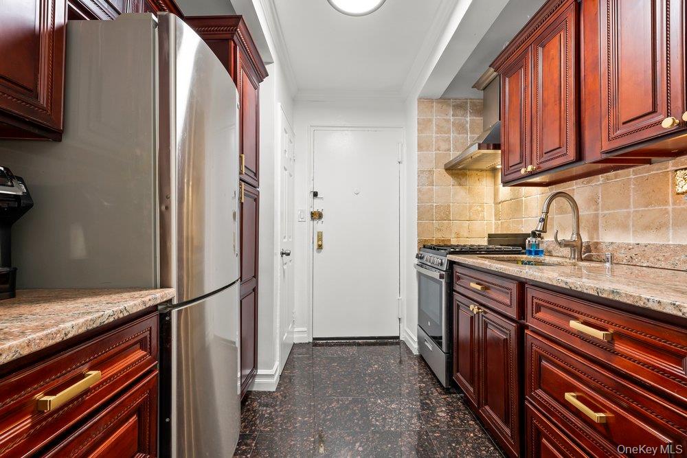 84-50 169th Street, Unit 611 photo 3