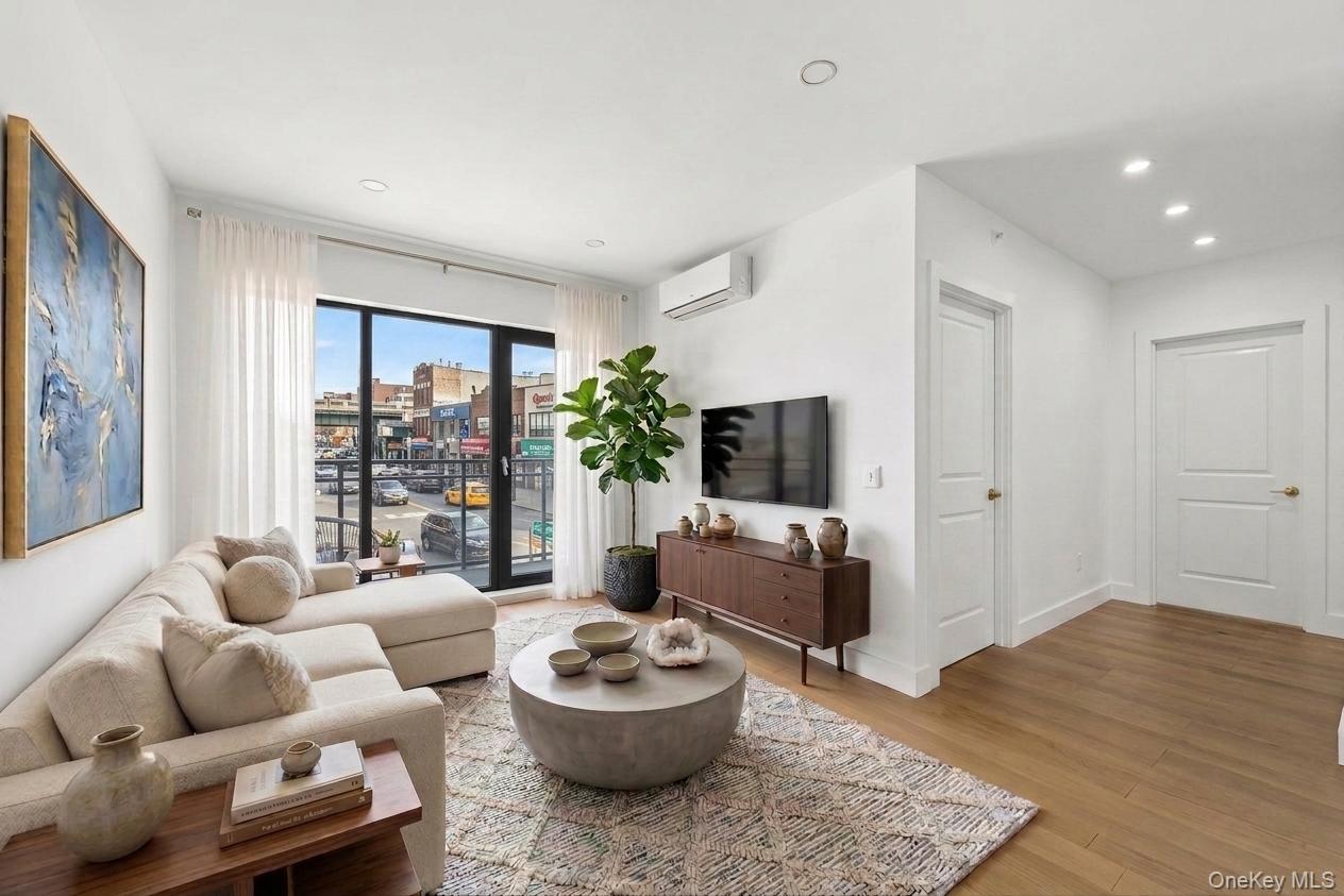 6296 Woodhaven Boulevard, Unit 6I photo 2