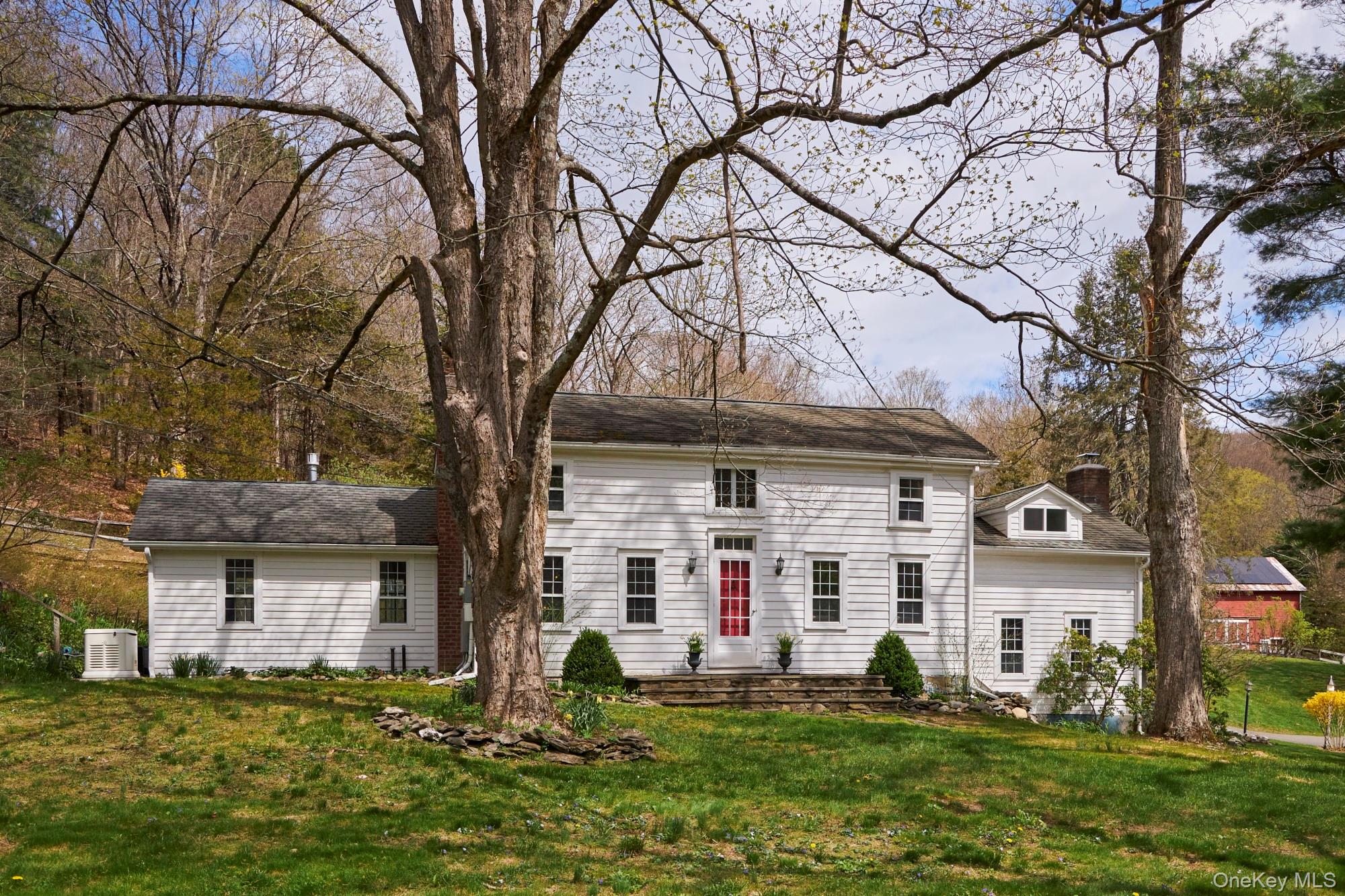 457 Round Lake Road – For Sale