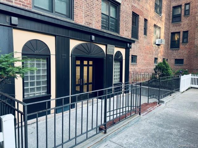 83-20 98th Street, Unit 5D photo 2