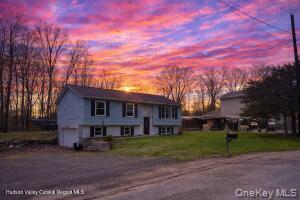 40 Cathy Jo Place – For Sale photo 2