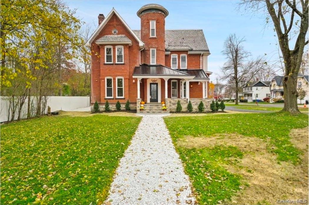 260 Main Street – For Sale photo 3