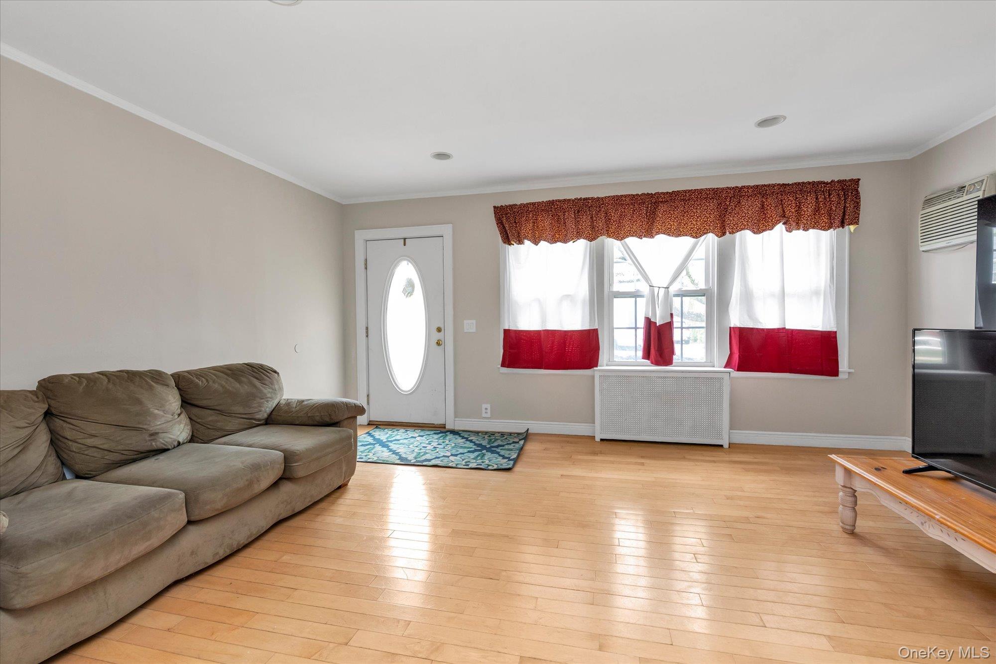 52 Syracuse Street – For Sale photo 2