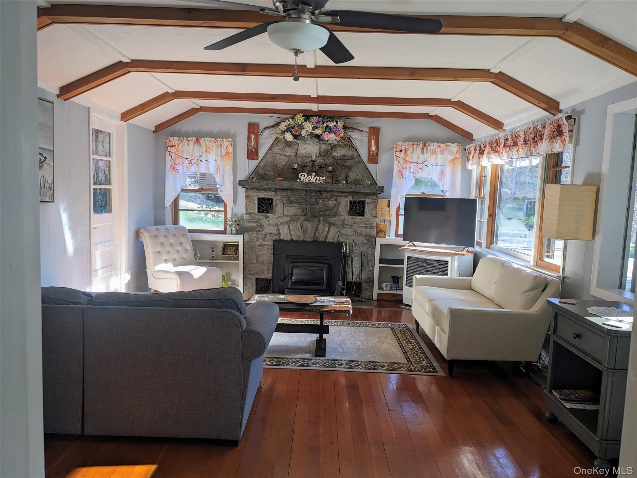 64 Cumberland Trail – For Sale photo 7