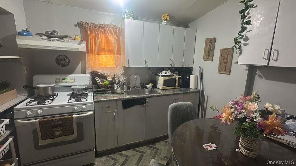 24 Pratt Street – For Sale photo 2