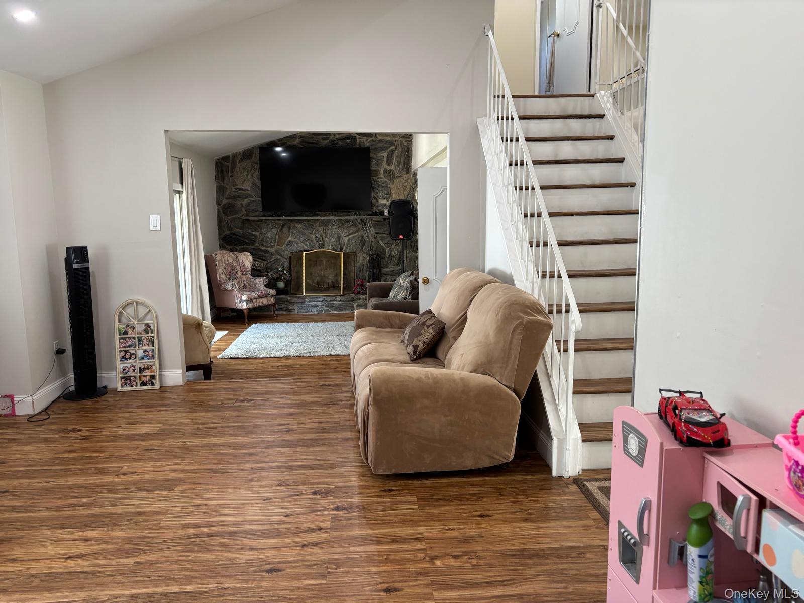 37 Cedar Avenue – For Sale photo 4