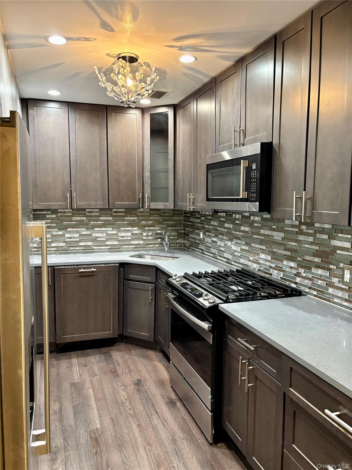 756 Macdonough Street, Unit E1 photo 9