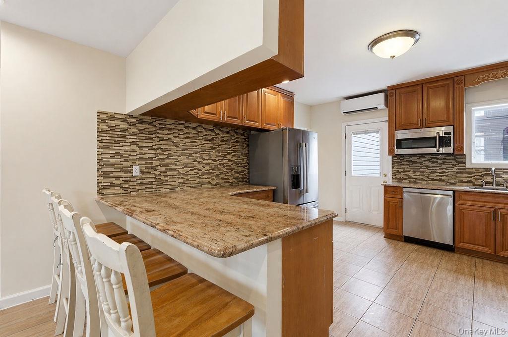 550 Cross Bay Boulevard – For Sale photo 9