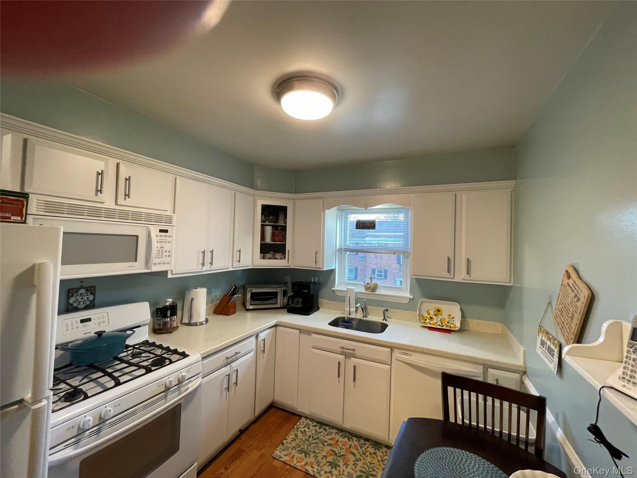 127-1 South Highland Avenue, Unit B3 photo 8