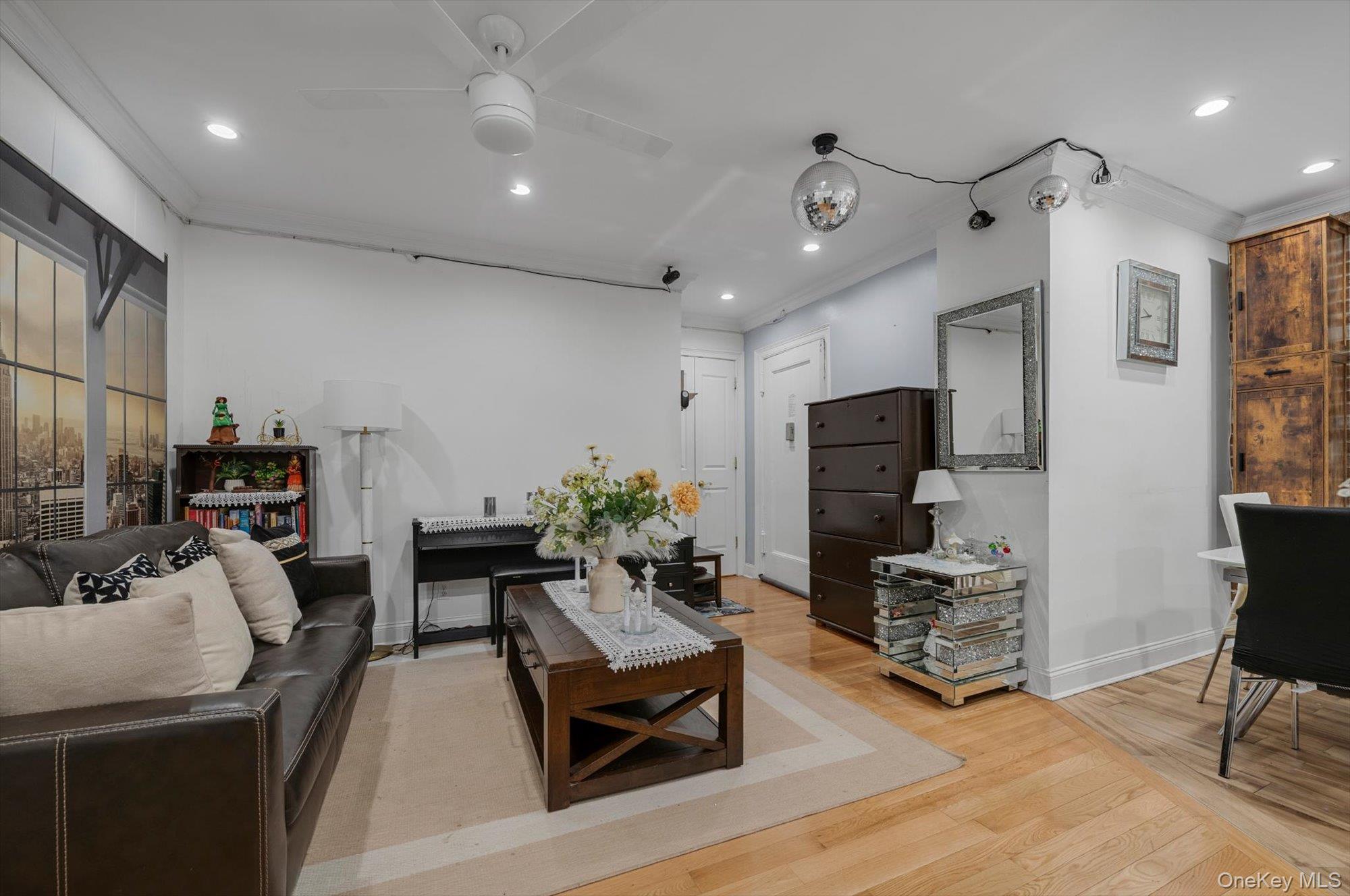 35-21 81 Street, Unit 1C photo 2
