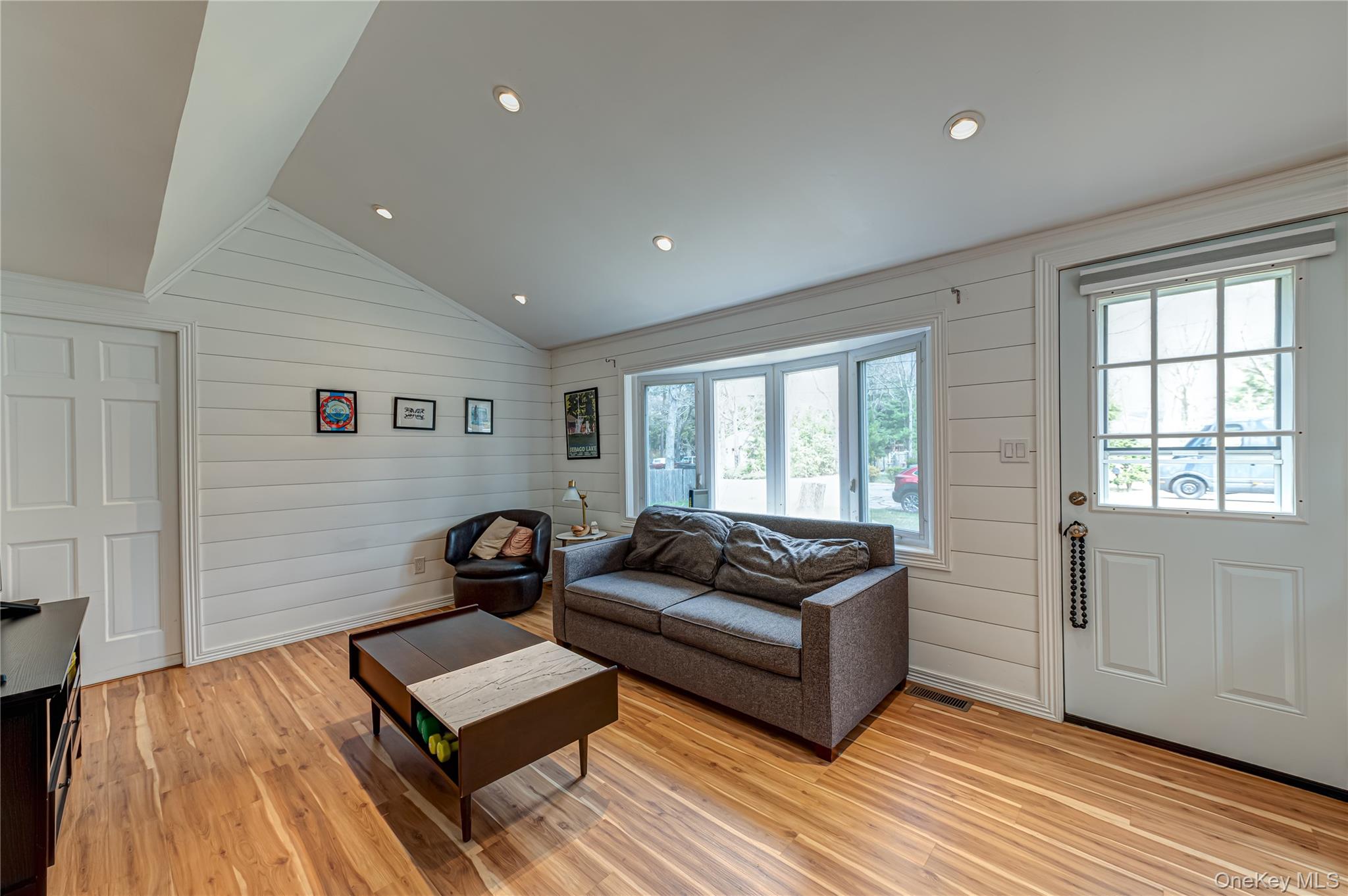 6 Longview Drive – For Sale photo 3