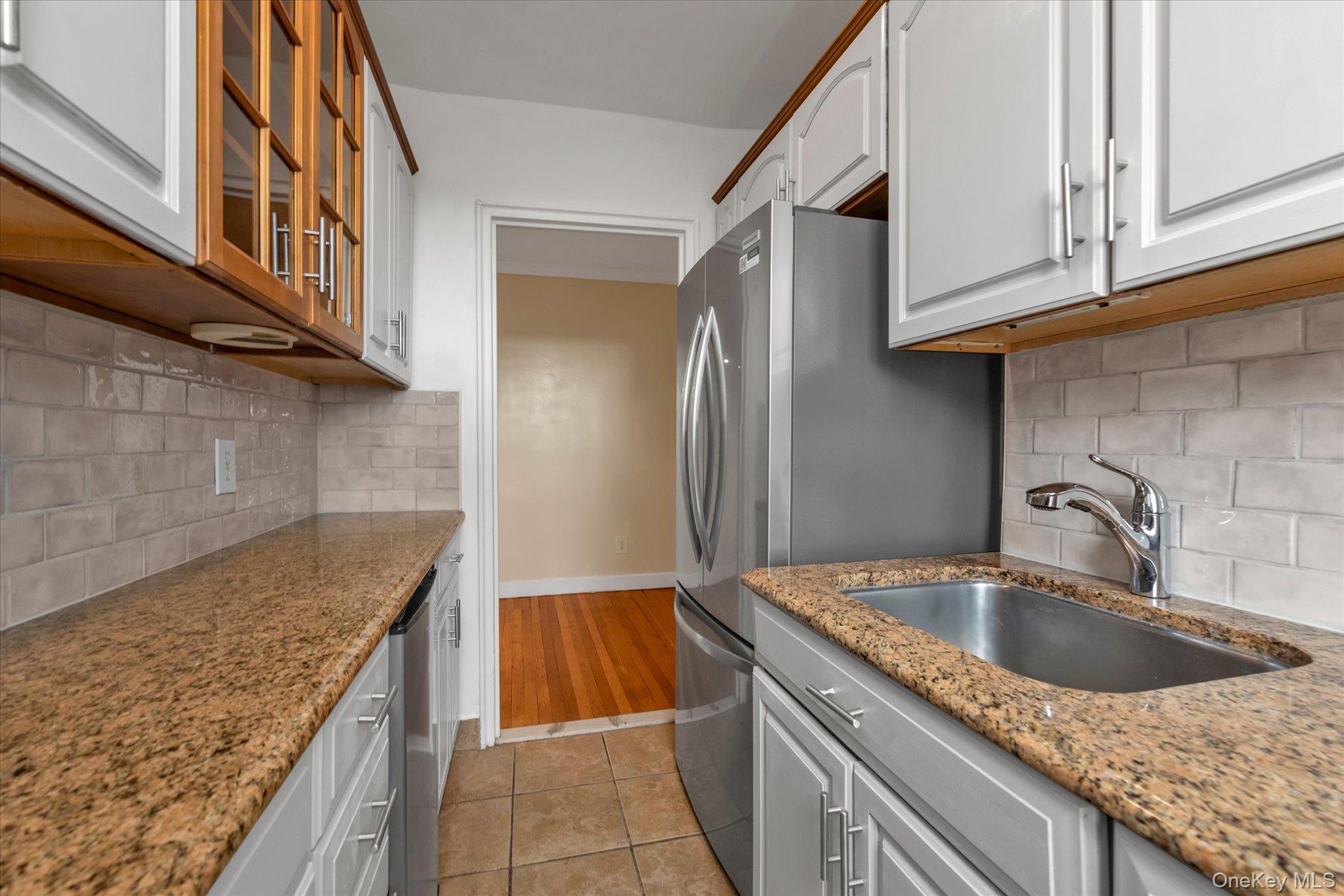 275 Maple Avenue, Unit D6 photo 9