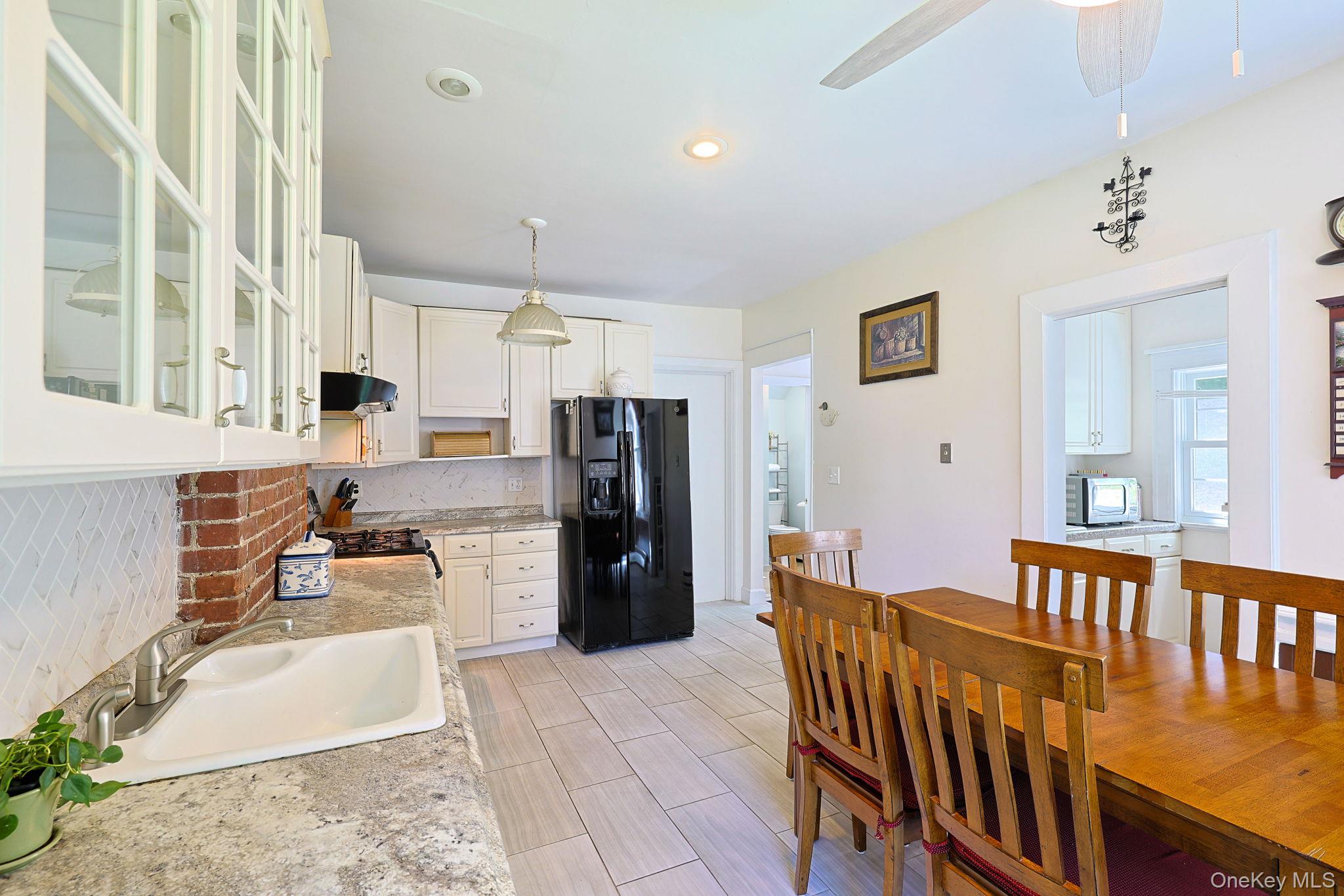 9 Library Road – For Sale photo 3