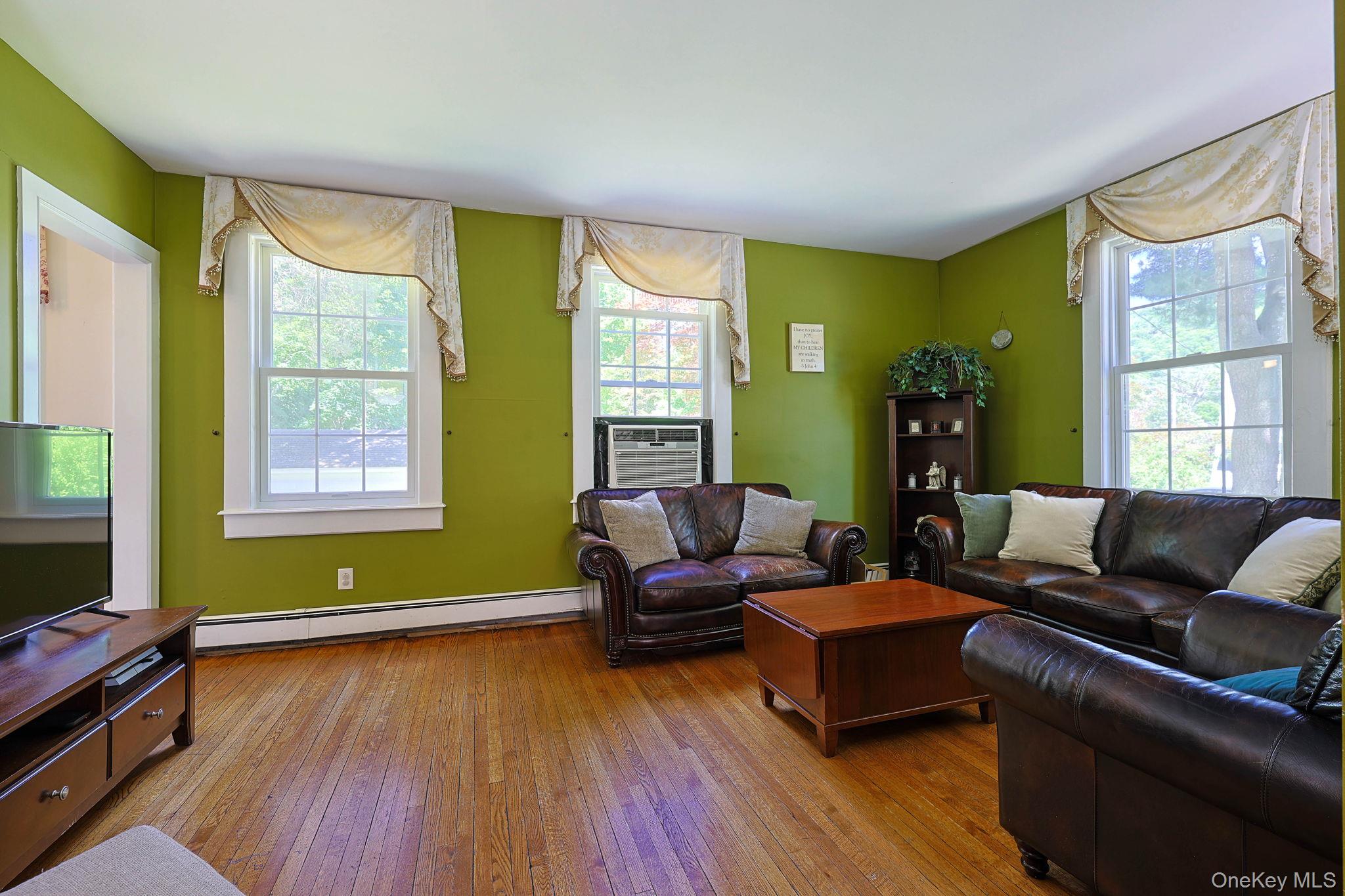 9 Library Road – For Sale photo 2