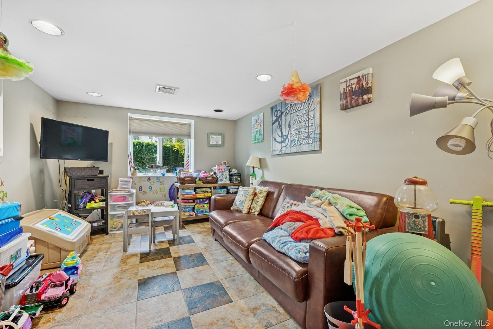 101 Bay Street – For Sale photo 15