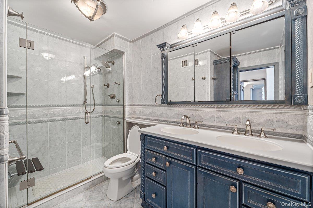 166-25 Powells Cove Boulevard, Unit 15D photo 26