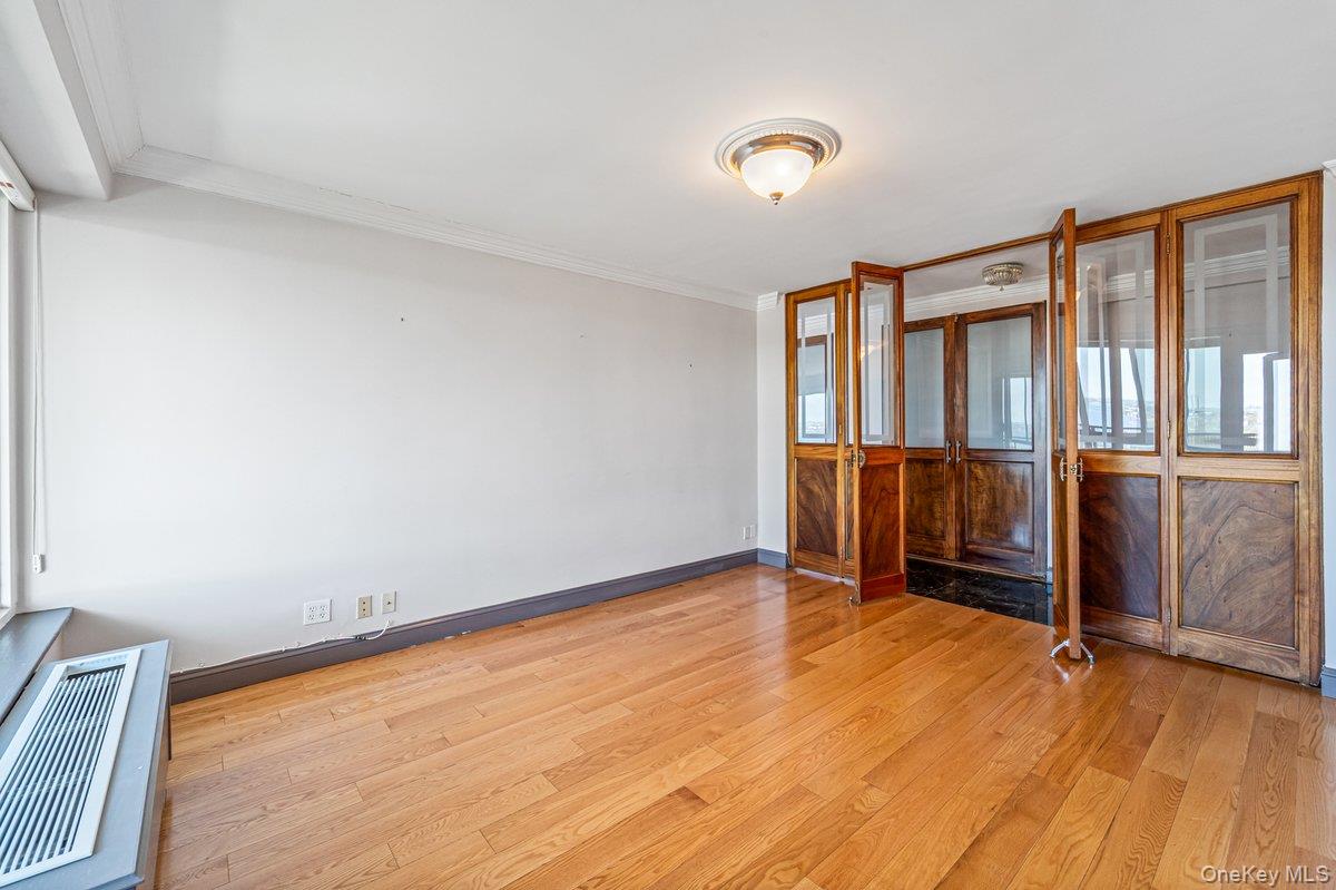 166-25 Powells Cove Boulevard, Unit 15D photo 38