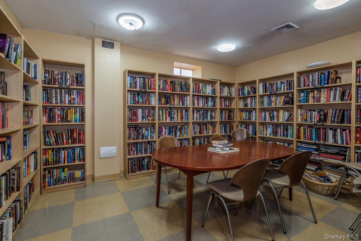 166-25 Powells Cove Boulevard, Unit 15D photo 6
