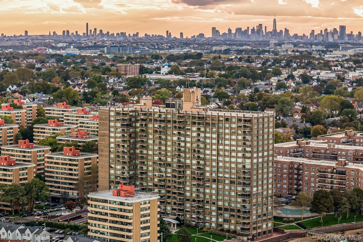 166-25 Powells Cove Boulevard, Unit 15D photo 10