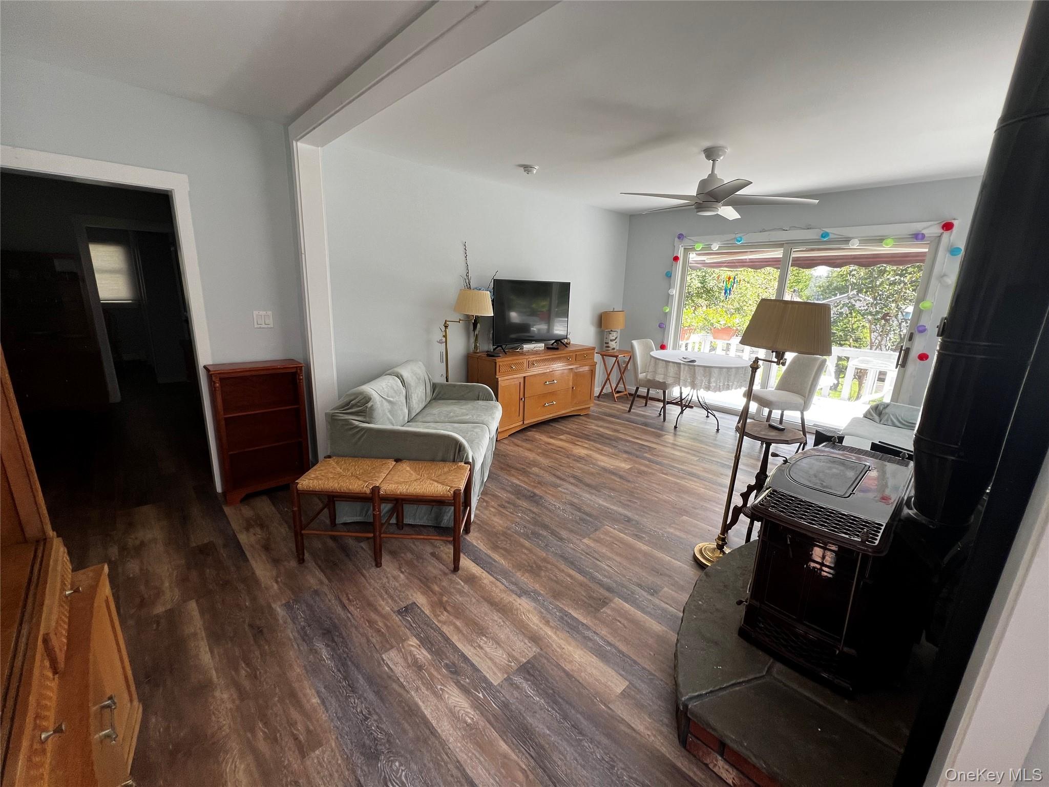 7 Jenn Lane – For Sale photo 3