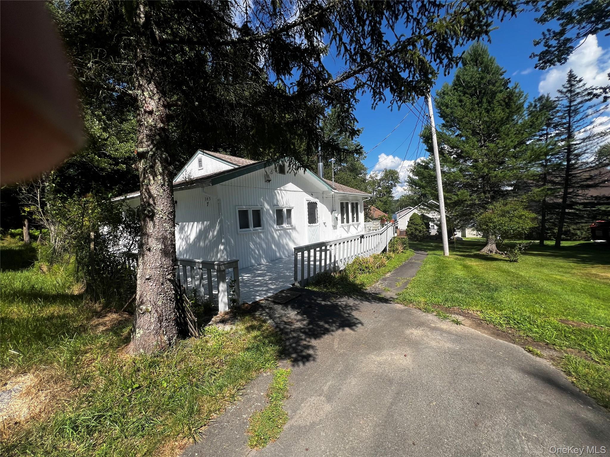 7 Jenn Lane – For Sale photo 12