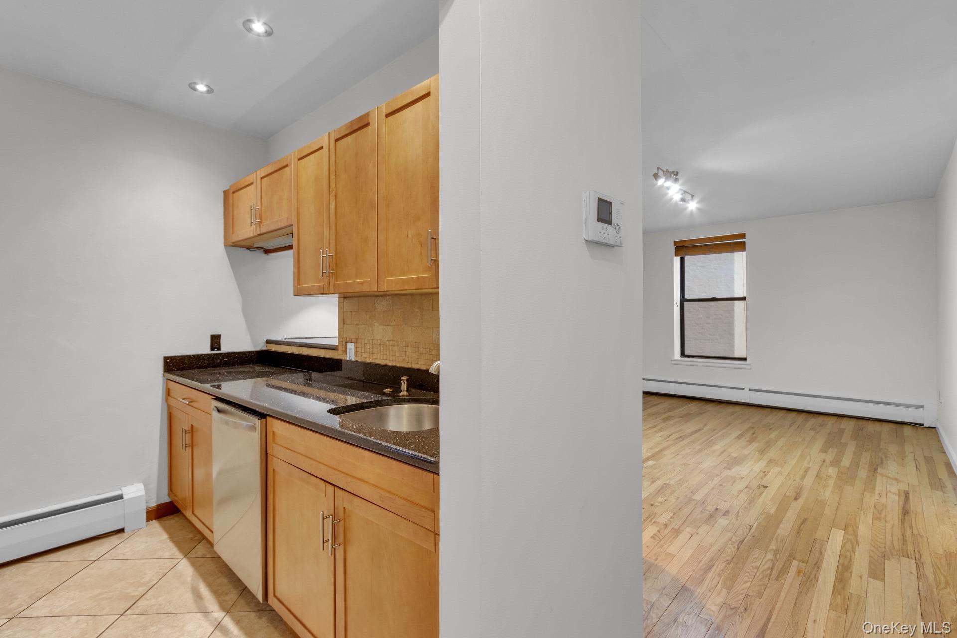 66-72 Saint Nicholas Avenue, Unit 3G photo 8