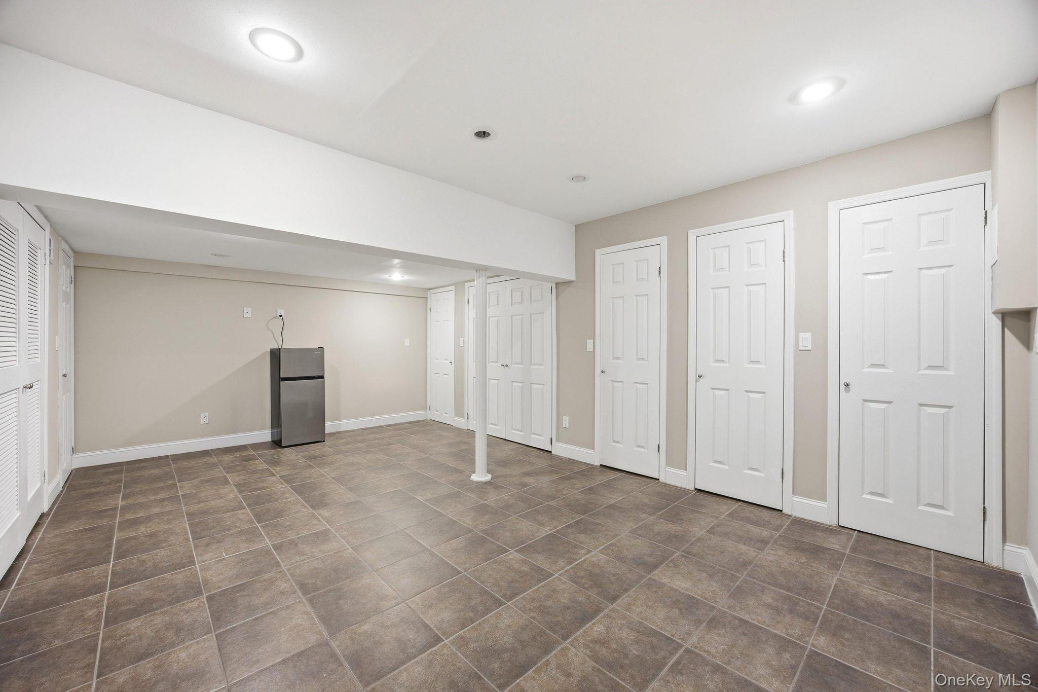 6933 Little Neck Parkway – For Sale photo 30
