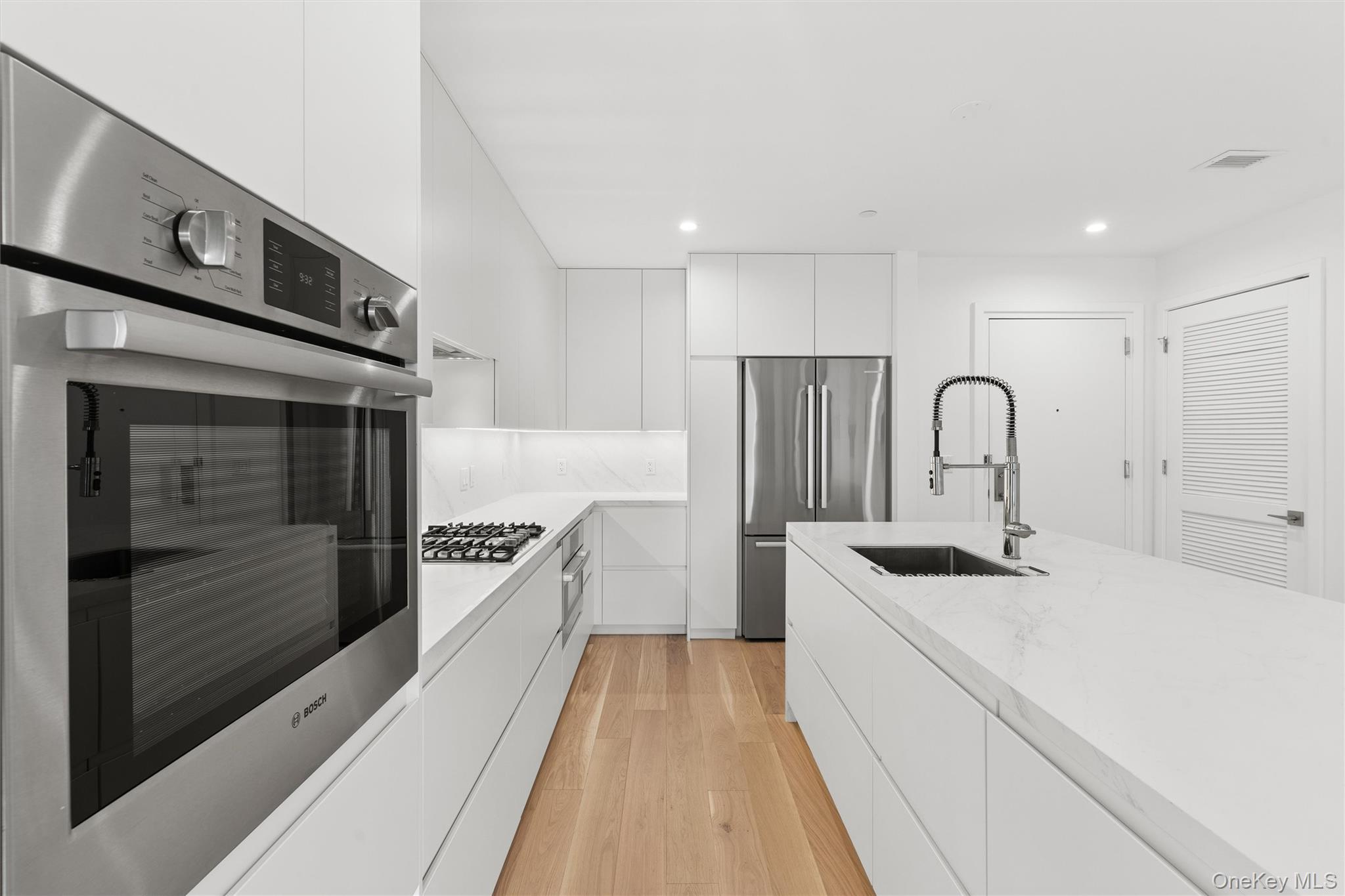 140 Boardwalk, Unit 905 photo 15